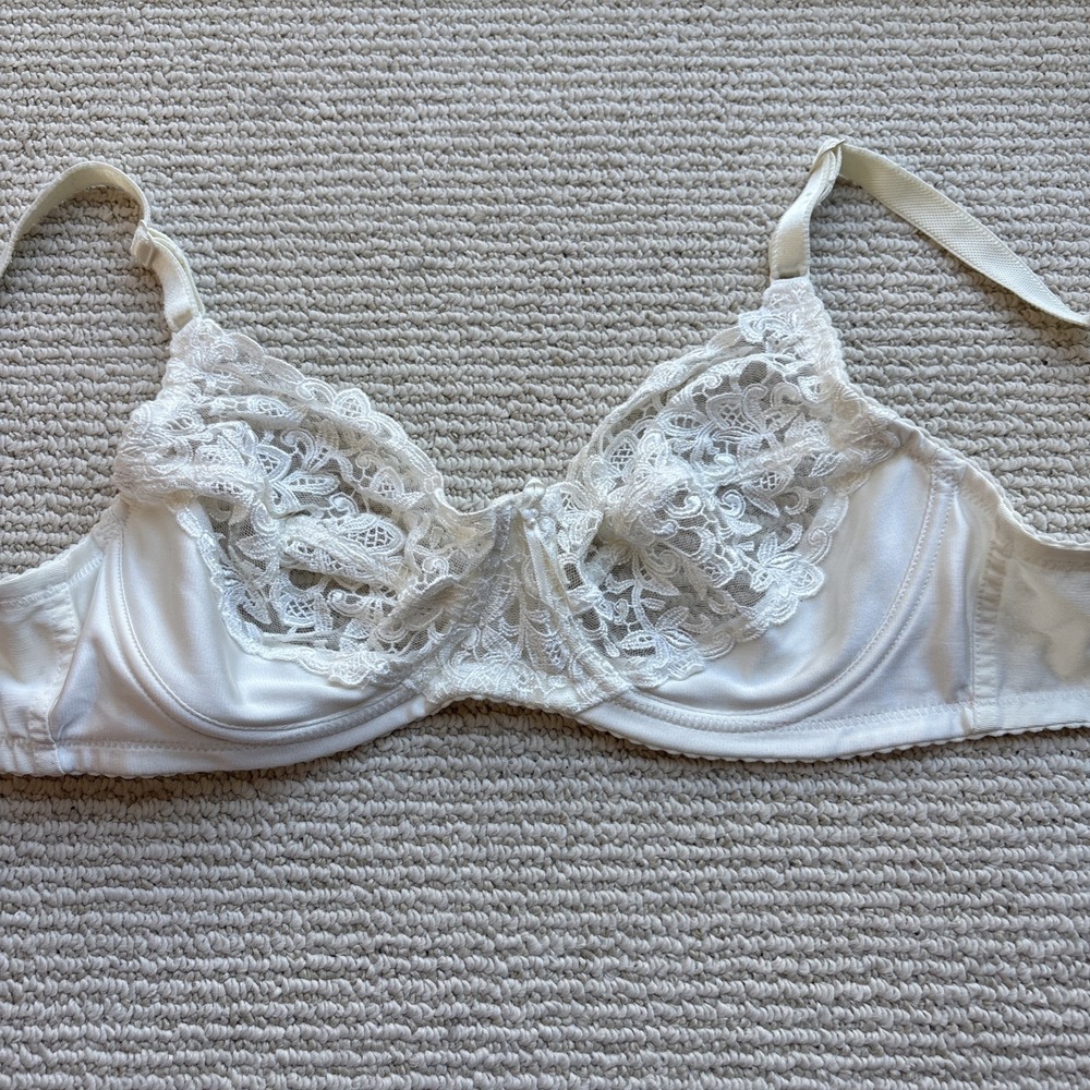 Wacoal Retro Chic Underwire Bra 34B Cream Off White Floral Lace Mesh 85109